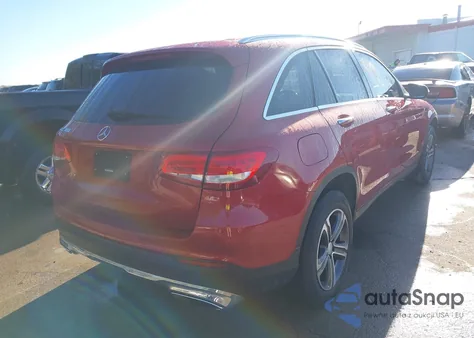 2016 Mercedes-Benz Glc 300 z USA, uszkodzony, nr VIN WDC0G4JB1GF006653